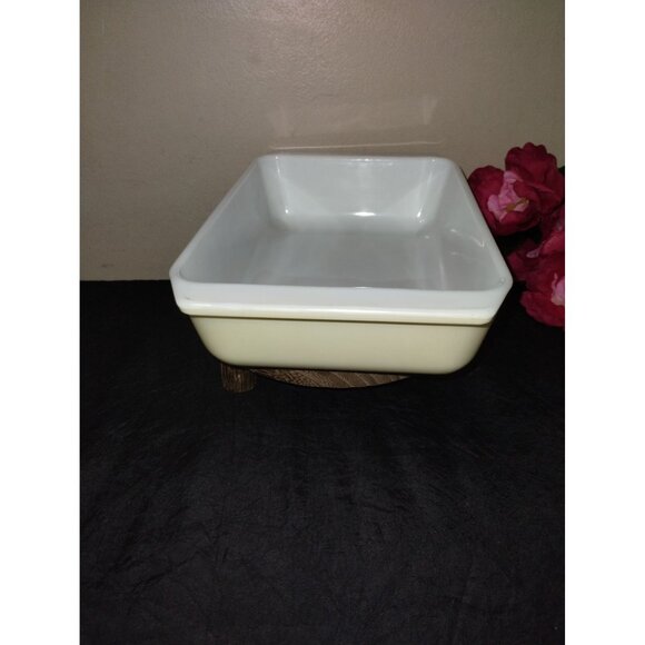 Vintage Pyrex Golden Acorn 575 B Space Saver Baking Dish, 2 Qt, - Picture 3 of 13